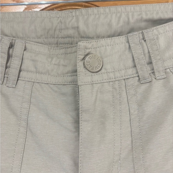 The North Face Women's Ripstop Water Resistant Beige Capri Hiking Trail Pants 6 - Picture 4 of 9